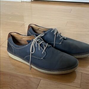 Johnston & Murphy men’s soft blue sheepskin shoes, size 12
